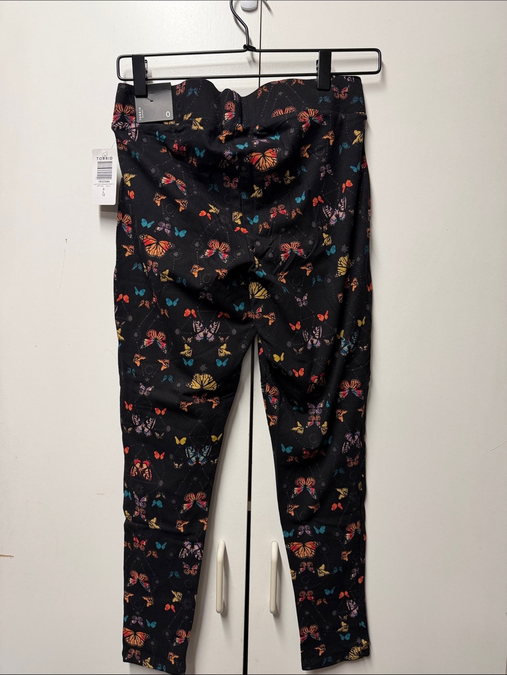 torrid Black pocket Leggings with Multicolor Butterfly Print - Picture 2 of 2